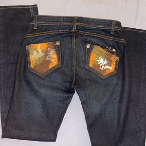 🍎Apple Bottoms Jeans